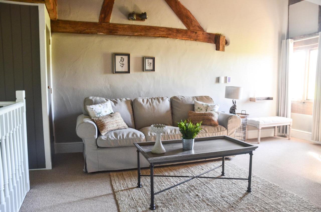 The Threshing Barn At Penrhos Court Villa Kington  Kültér fotó